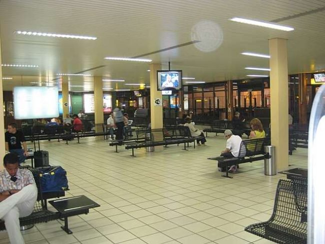 LBV_Libreville_international_airport_departure_lounge LBV_Libreville_international_airport_departure_lounge